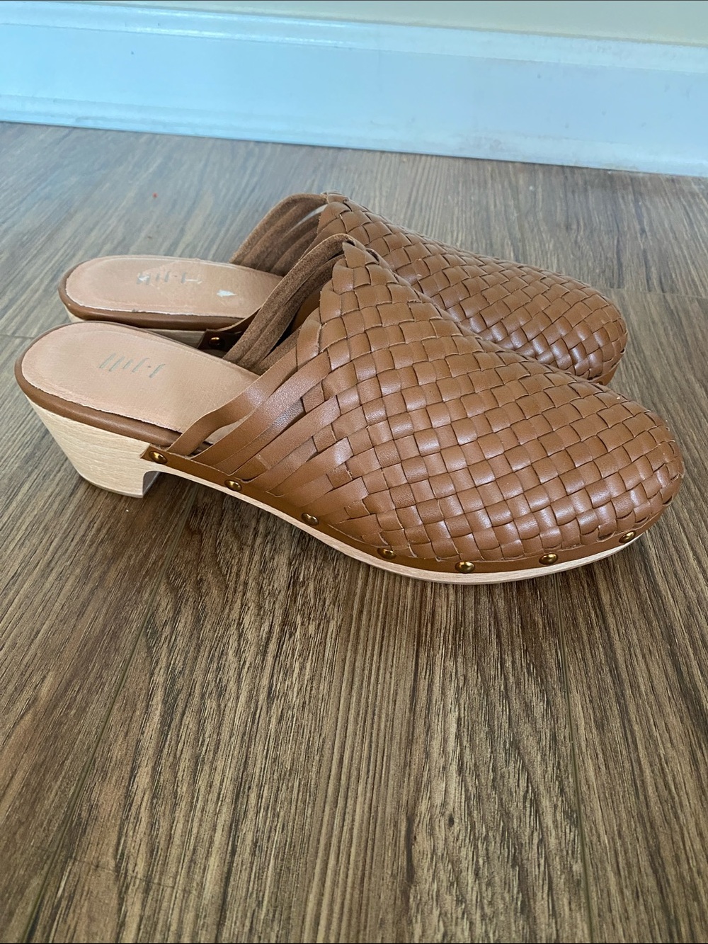 J.Jill Cameron tan leather woven studded clogs. Wooden sole size 7.5
